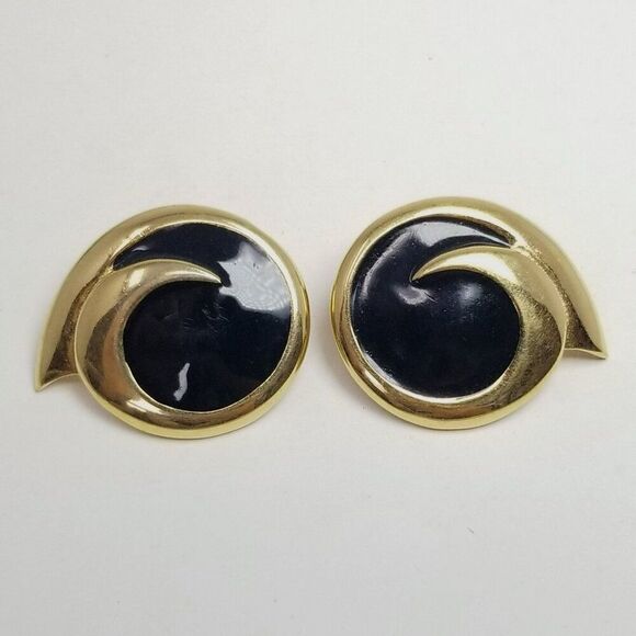 Vintage 1980s Monet Black Enamel Gold Tone Clip On Statement Earrings, Estate - Picture 7 of 8